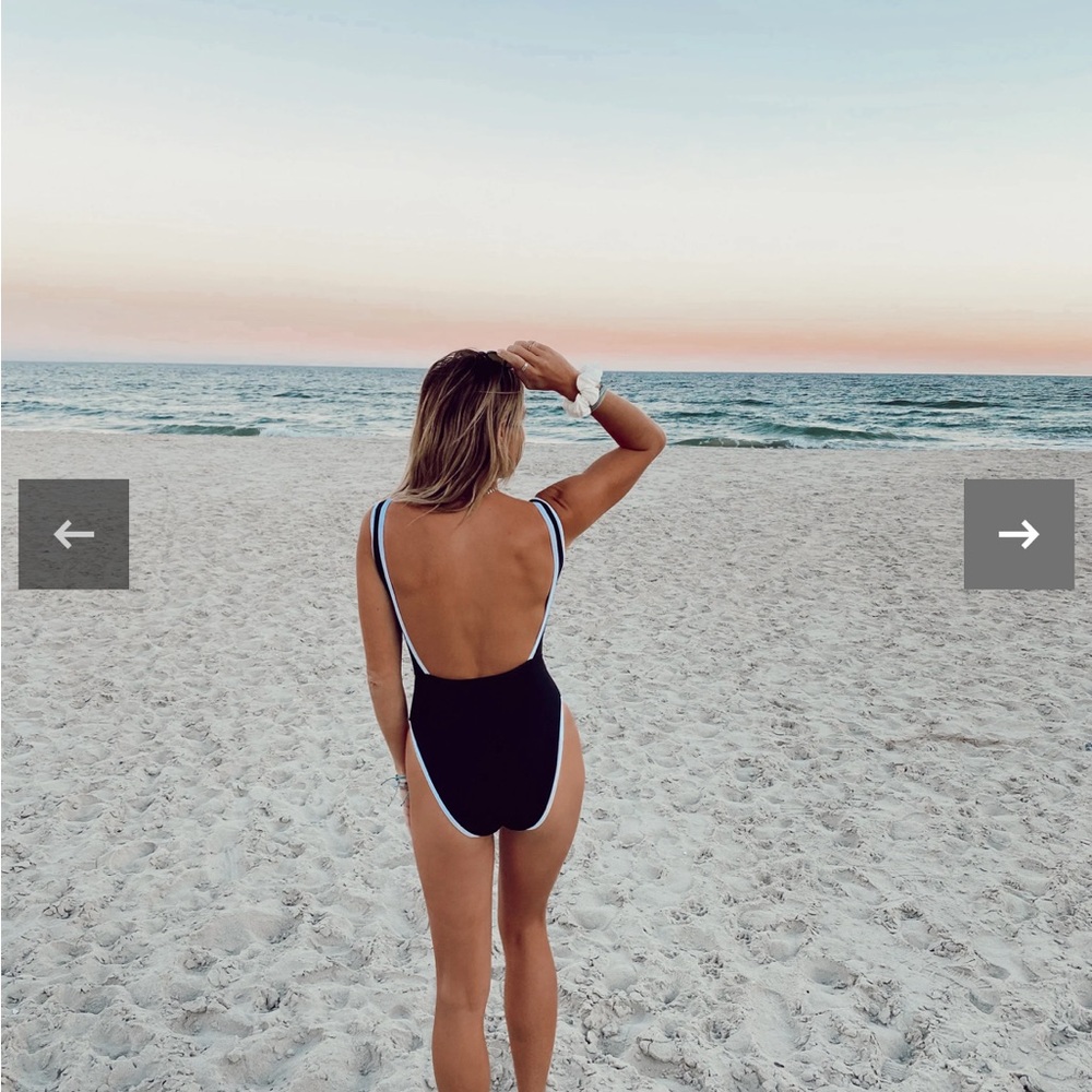 USED - Women’s LainSnow One-Piece Swimsuit XL